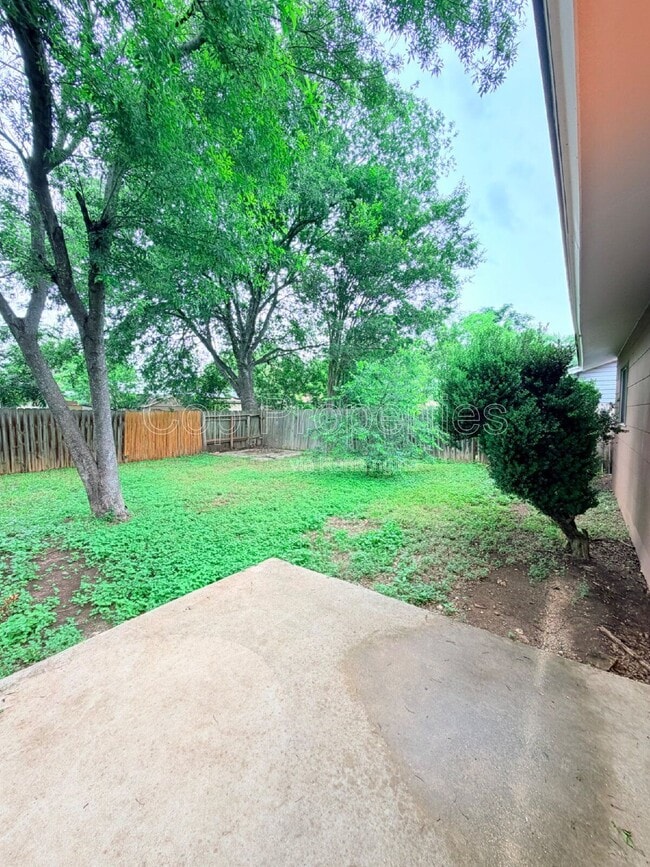 Building Photo - 9319 Cliff Point Dr