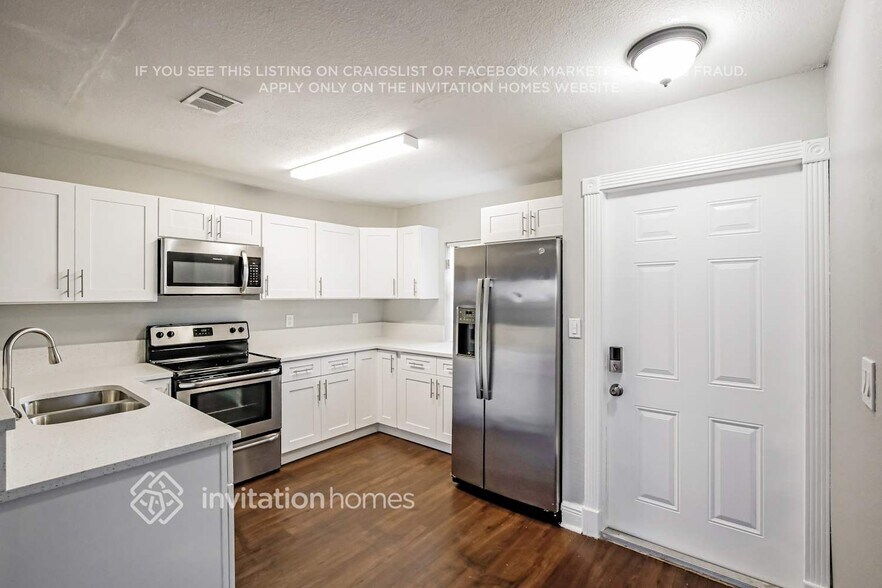 Building Photo - 14736 SW 92nd St