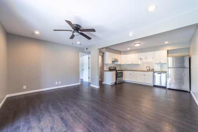 Building Photo - The Sycamore – 1-Bdrm