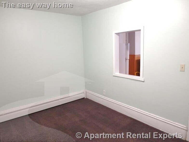 Building Photo - 13 Bristol St