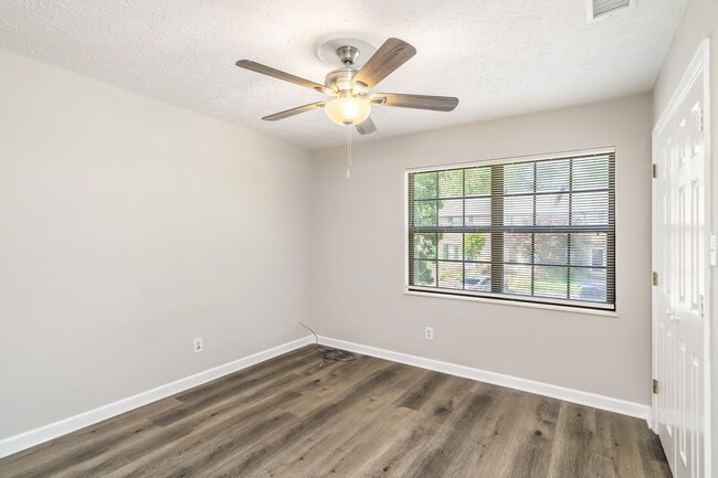 Building Photo - 118 Ladbrook Ln
