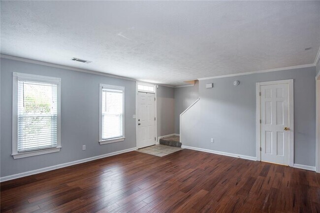 Building Photo - 760 Indian Lake Dr NW