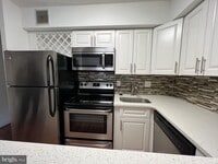 Building Photo - 1420 Locust St