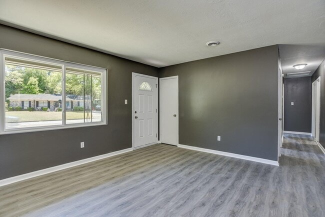 Building Photo - 3607 Massiot Dr