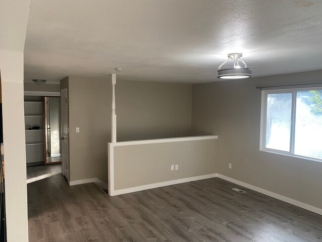 Upstairs living room - 519 W Boise Ave