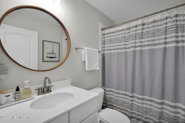 Building Photo - 187 Silverleaf Village Dr