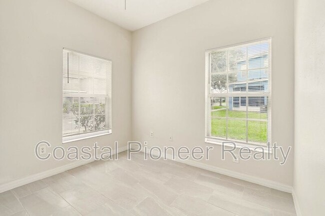 Building Photo - 6723 Lake Camden Way