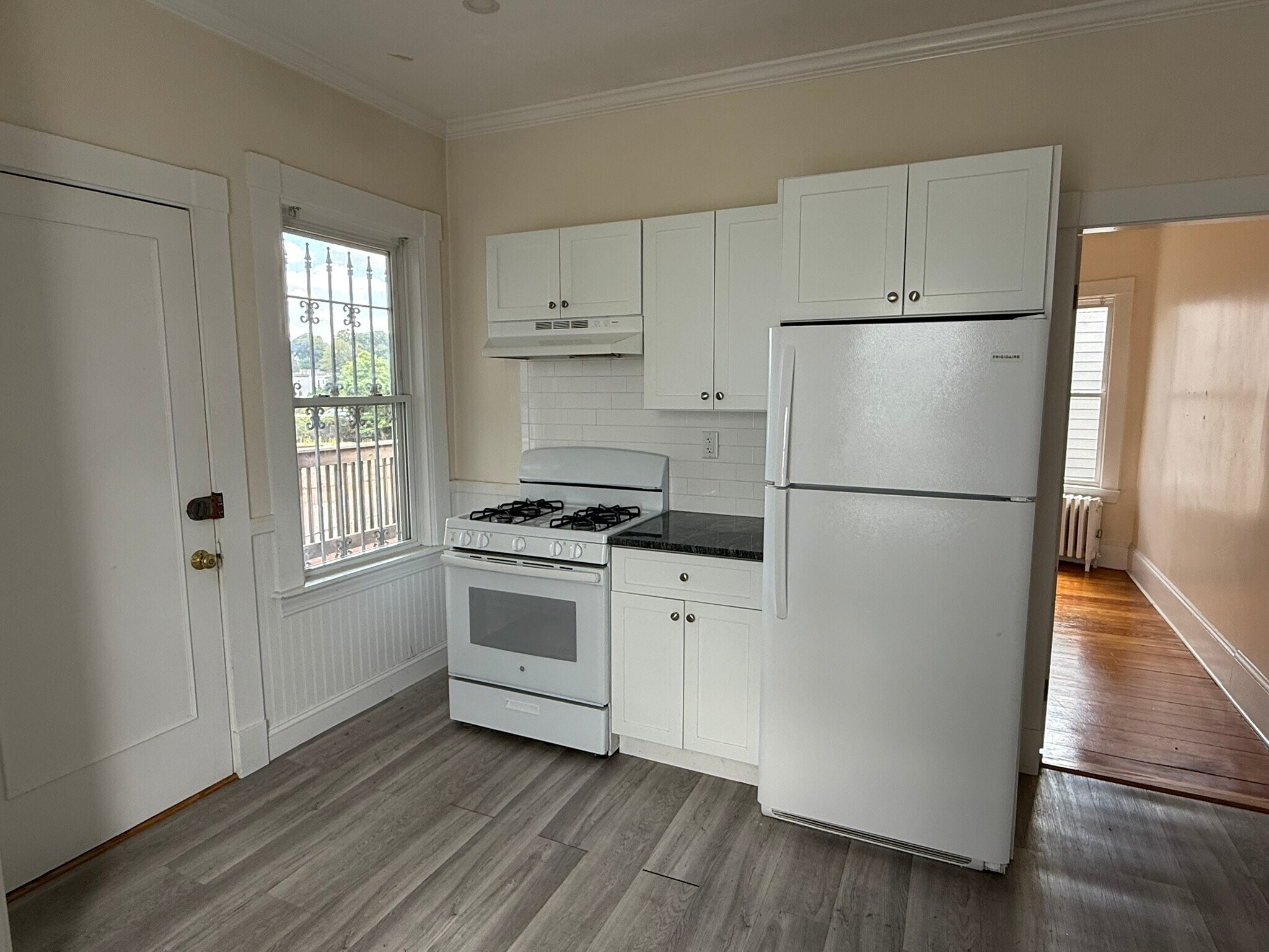 Building Photo - 93 Sydney St