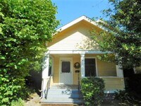 Building Photo - 3Bd/1Ba Two Story House - Available to View!