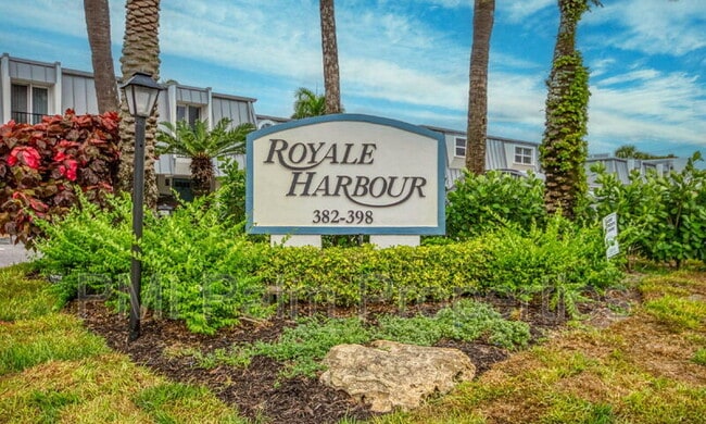 Building Photo - 390 Golfview Rd