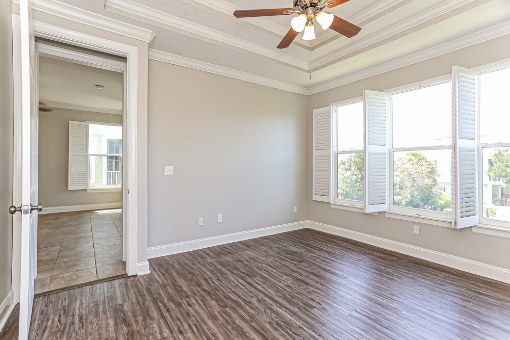 Building Photo - 136 Sunset Cir S