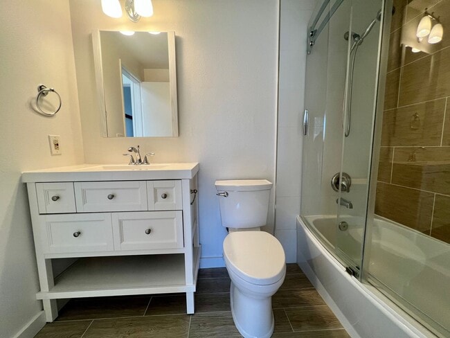 Building Photo - Stunning, spacious and large Milpitas cond...