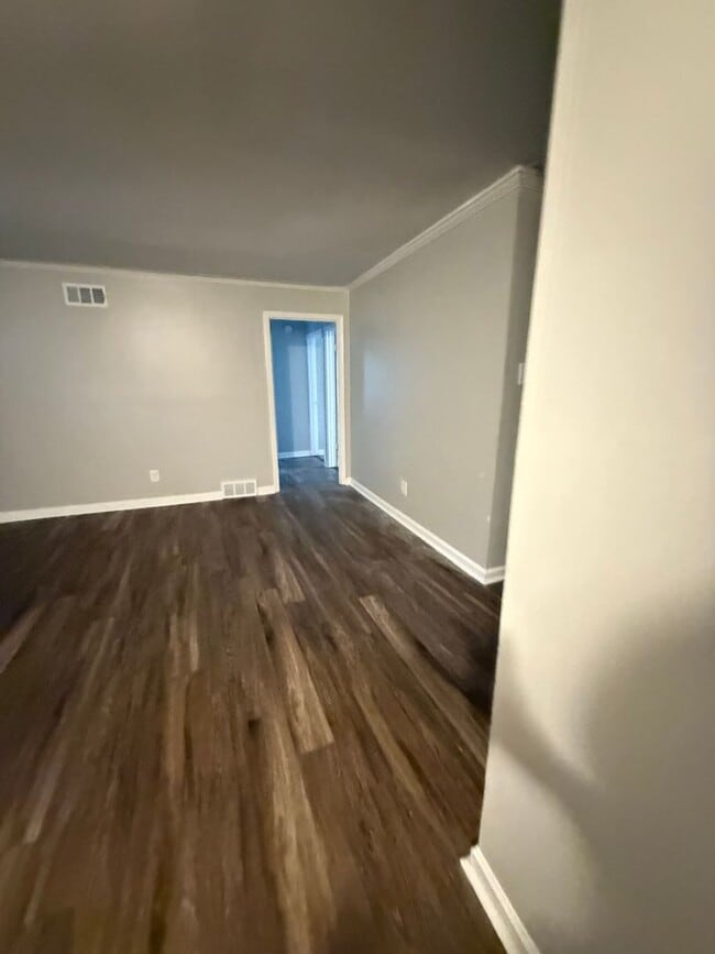 Building Photo - Charming 4 bedroom 2 bath home in Oakhaven