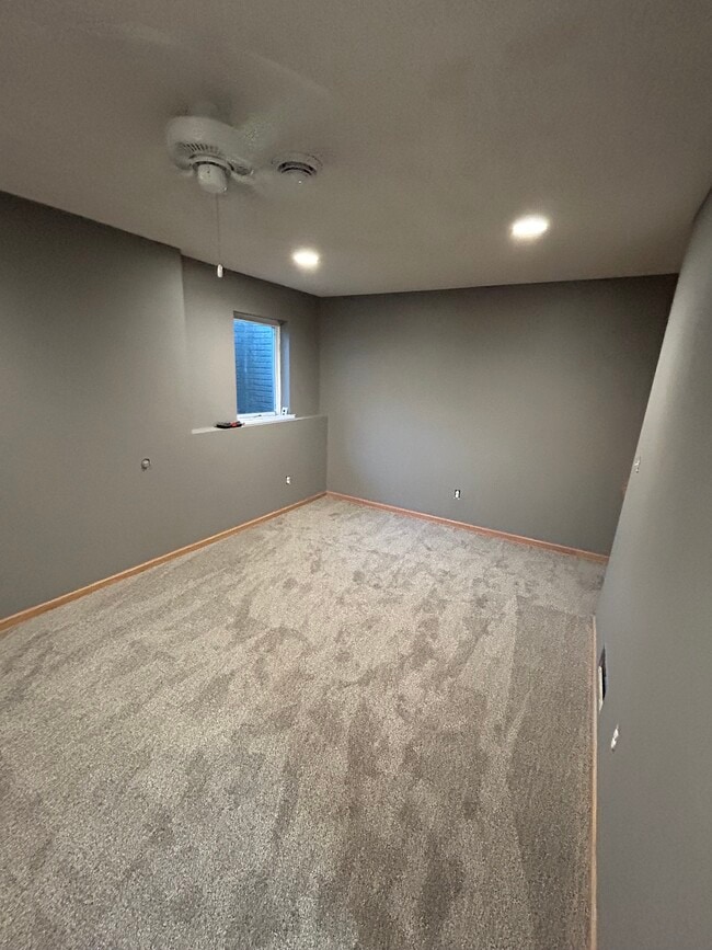 Building Photo - 345 Blue Spruce Ln