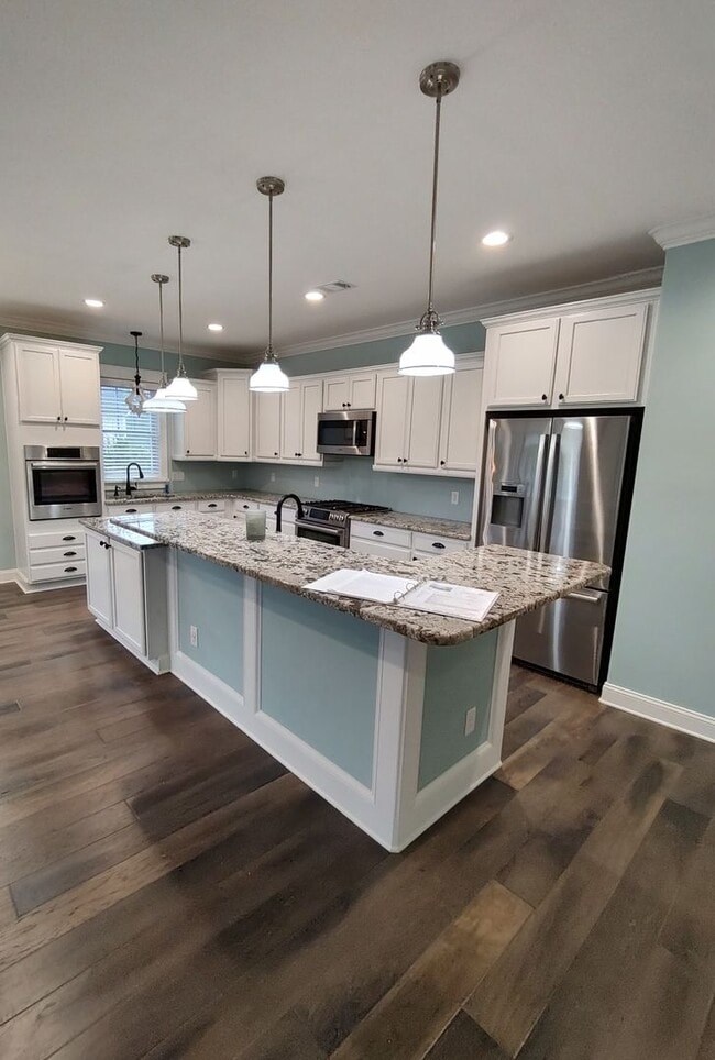 Building Photo - HILTON HEAD LAKES