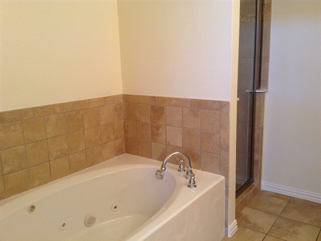 Building Photo - 1827 Leann Ln