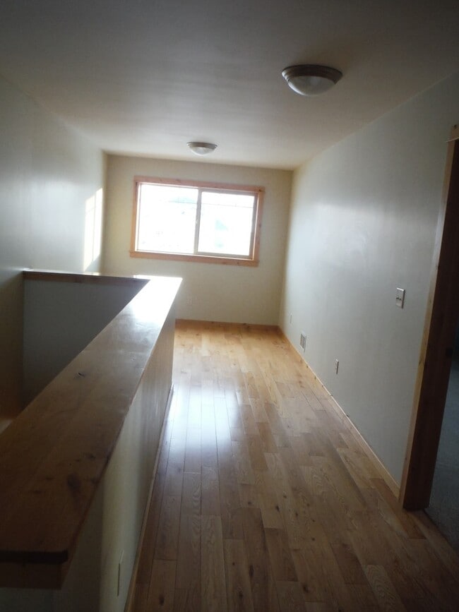 Building Photo - Gorgeous 3 Bedroom Home in Elk Grove Commu...