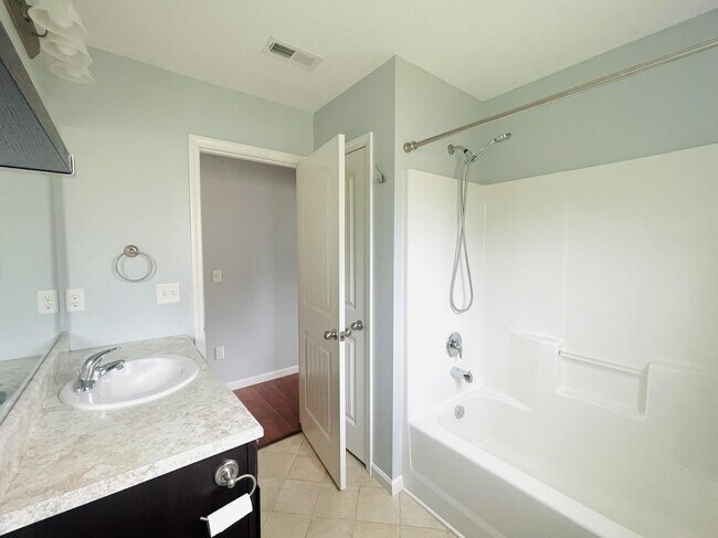 Building Photo - 1020 Saint Charles Way