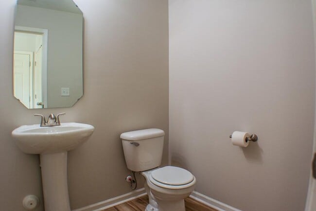 Building Photo - 3890 Sanwood Ln