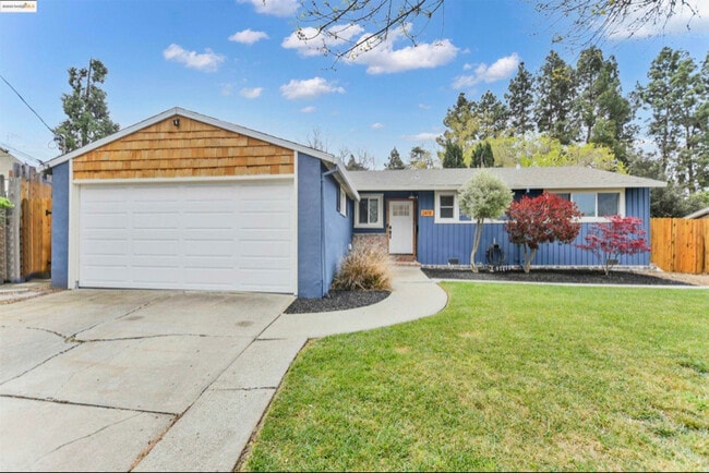 Building Photo - 2419 Erie Dr