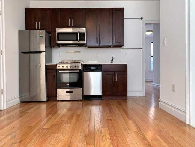 Building Photo - 2 bedroom in ASTORIA NY 11106