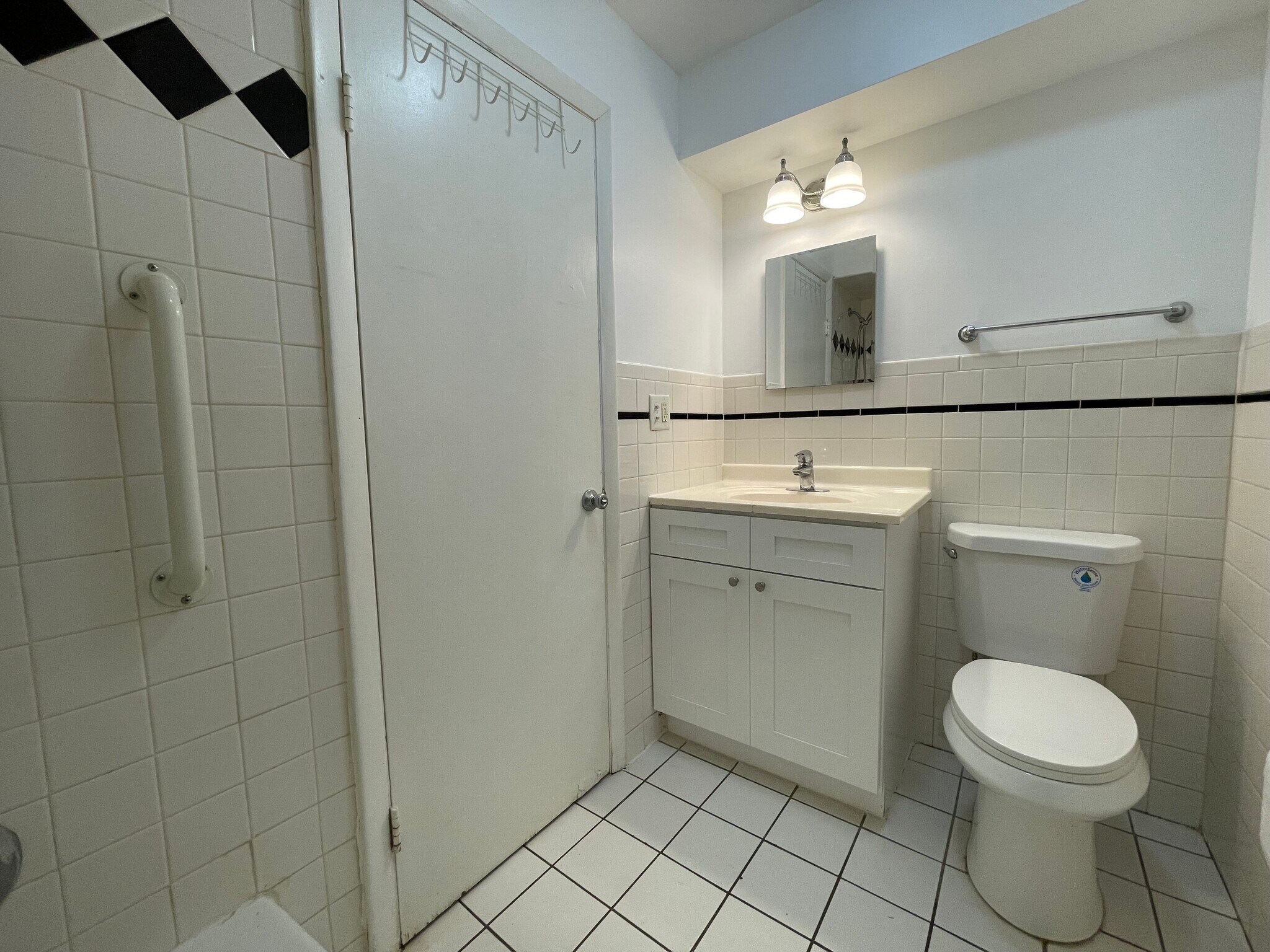 Building Photo - 2132 N Harlem Ave