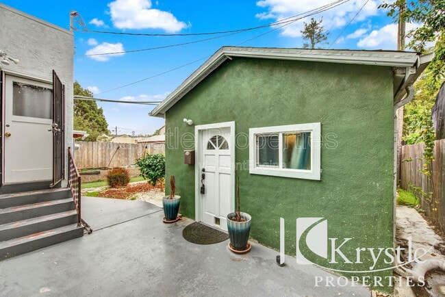 Primary Photo - 215 Central Ave