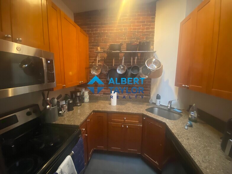 Building Photo - 750 Tremont St