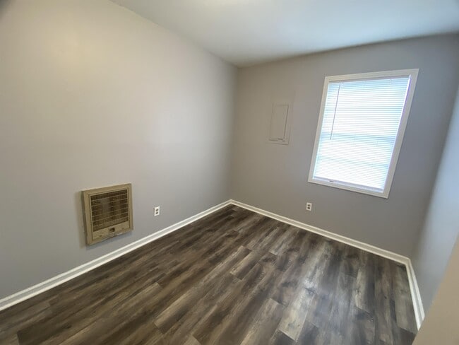 Building Photo - 311 S Bond Ave