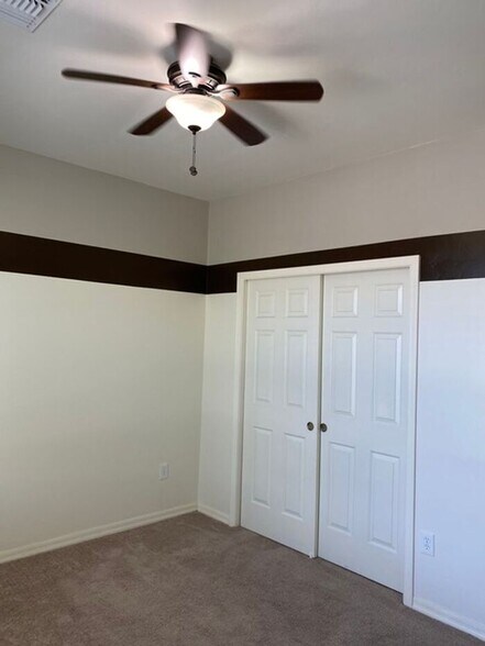 Building Photo - 3411 W Tail Feather Dr