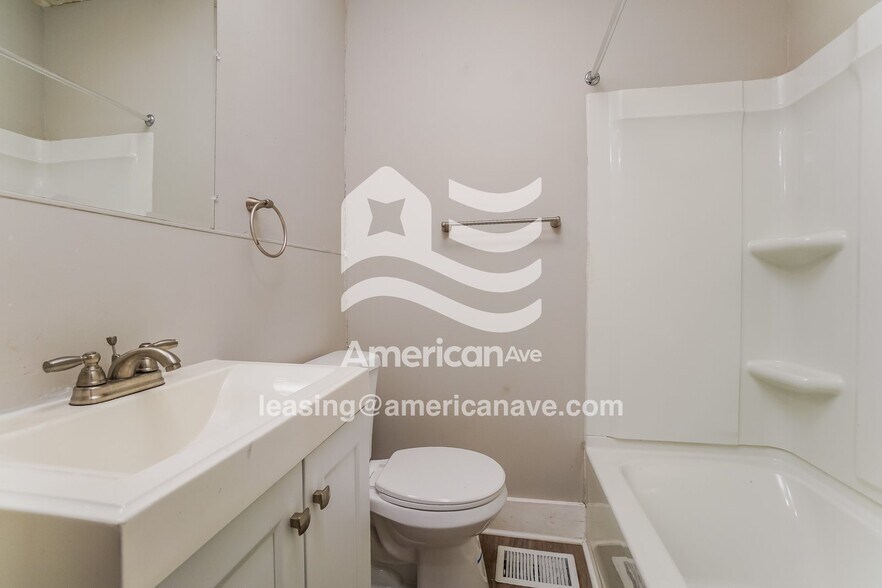 Building Photo - 1426 Chartres St