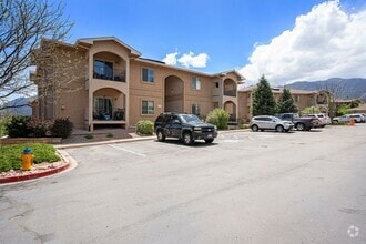Building Photo - 2 bedroom Townhome near Bear Creek Park