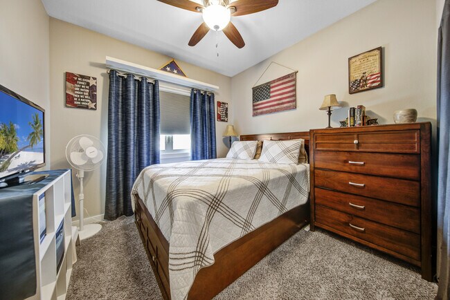 Building Photo - 2163 Rolling Green Ln