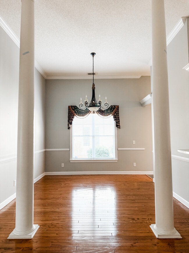 Building Photo - 338 Camden Cir