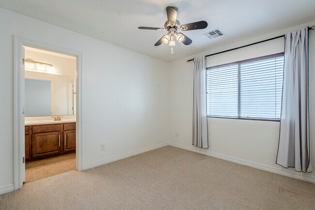 Building Photo - 2744 E Donato Dr