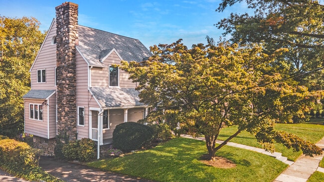 Building Photo - 23 Sherwood Ave