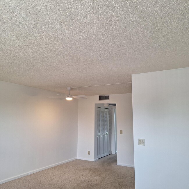 Building Photo - 4007 Cornwall A