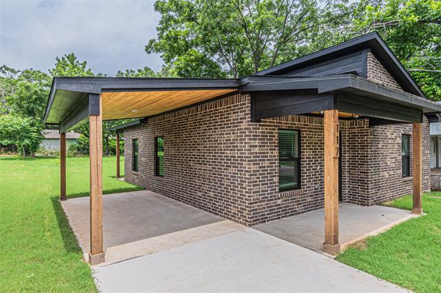 Building Photo - 117 W Sears St