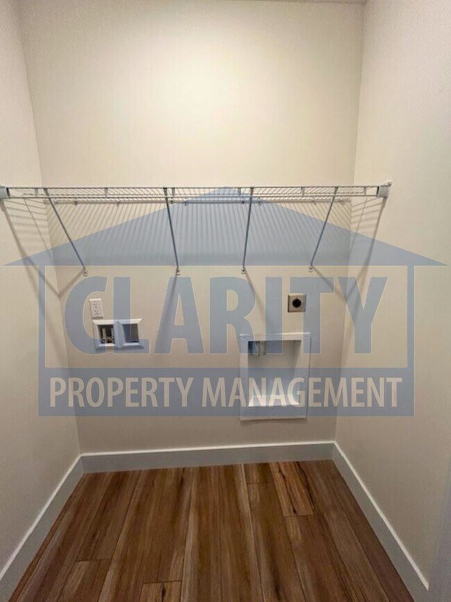 Building Photo - **One month free w/ a 15 month lease!**