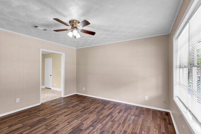 Building Photo - 9701 MS-613