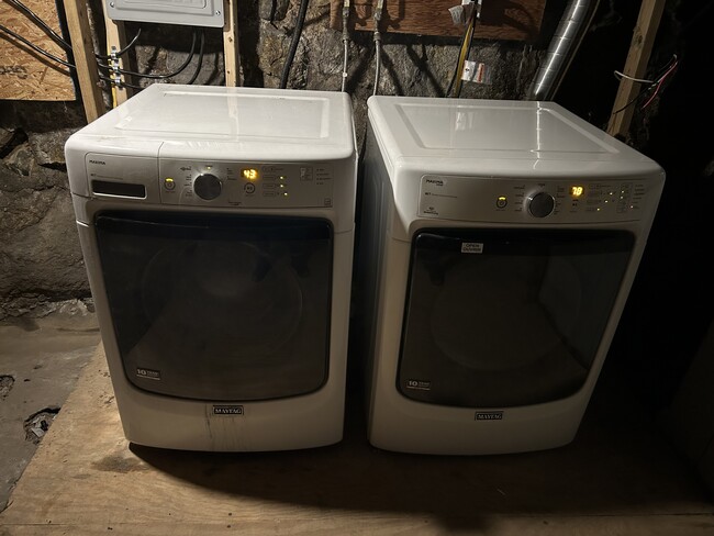 Washer and dryer in the basement. - 23 Pleasant St