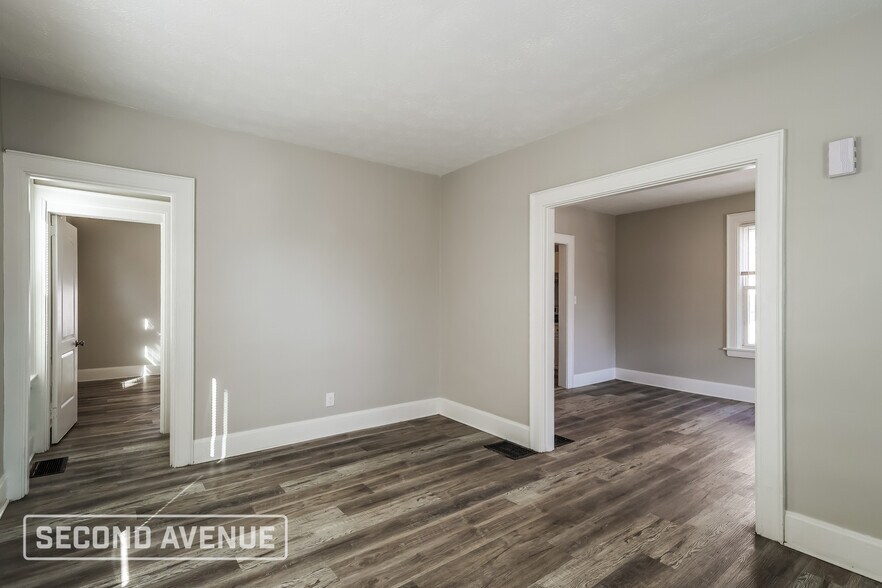 Building Photo - 5325 Rolston Ave