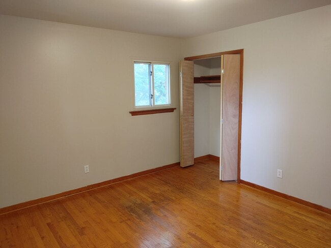 Building Photo - 4 Bedroom updated home for rent in Northwe...