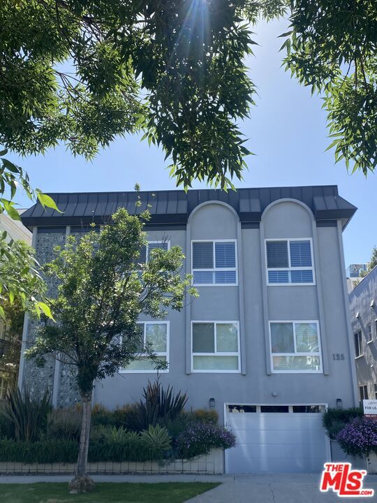 Primary Photo - 125 S Elm Dr
