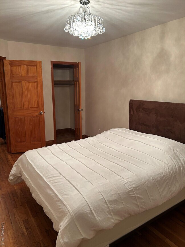 Building Photo - 59-26 Linden St