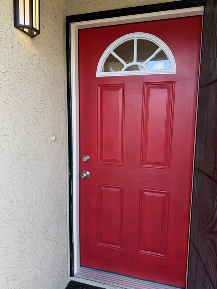 Building Photo - 248 Glover Ave