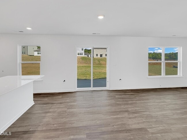 Building Photo - 287 Palm Dr