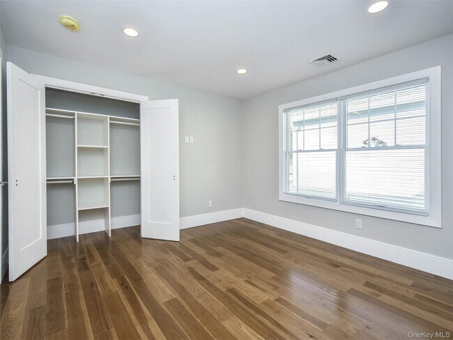 Building Photo - 15 Dunes Ln