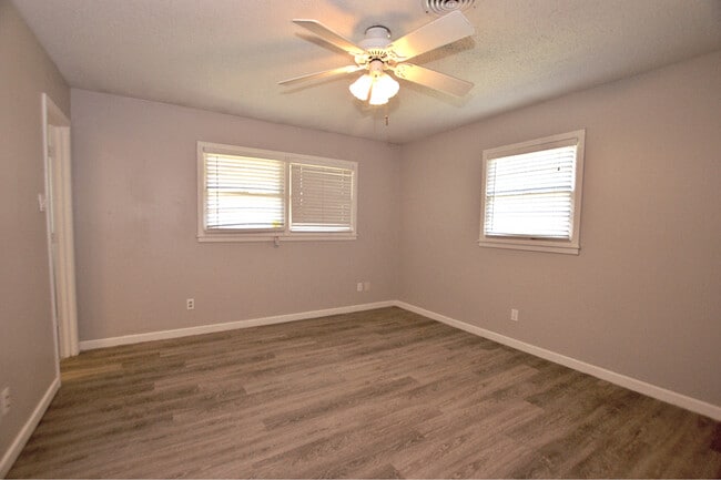 Building Photo - Completely Updated 3/2/2 House Convenient to Texas Tech