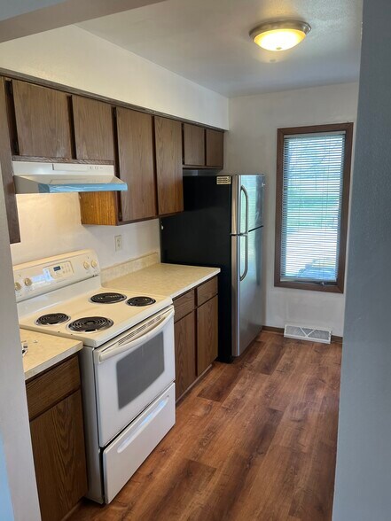 Kitchen - 1325 Camden Way